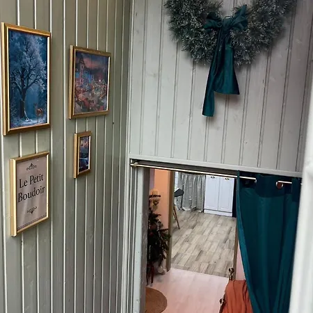 Le Petit Boudoir